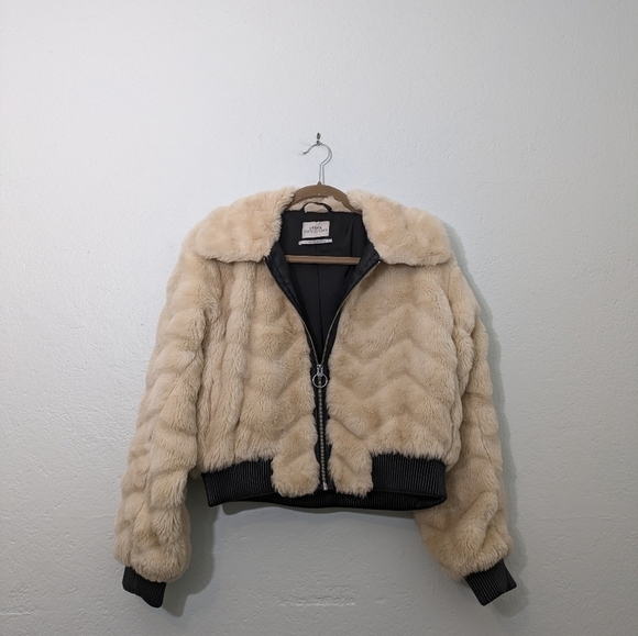 Urban Outfitters Women's Uo Francine Faux Fur Bomber Jacket - Picture 3 of 5